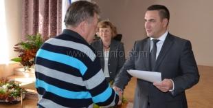 Андрей Ростенко наградил лучших сотрудников Никитского ботанического сада