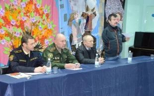 В преддверии Дня защитника Отечества с ялтинскими детьми встретились сотрудники военного комиссариата